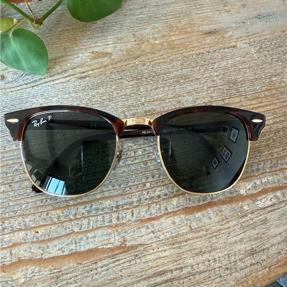 Ray-Ban Other - Ray-Ban Clubmaster Polished Tortoise on Gold Polarized Glasses